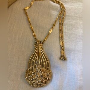 Monet Bouquet of Flowers Vintage Pendant‎ Fancy Chain Necklace